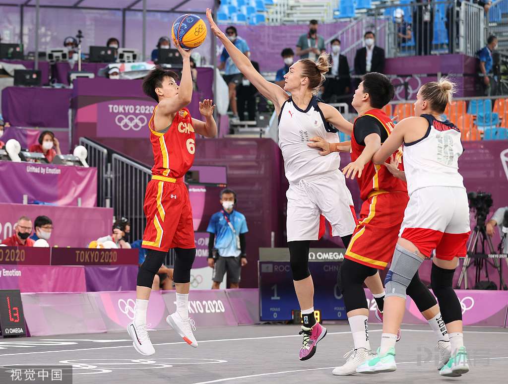 IBF女子雏量级世界冠军、职业女子拳击手布里奇斯赛前称重